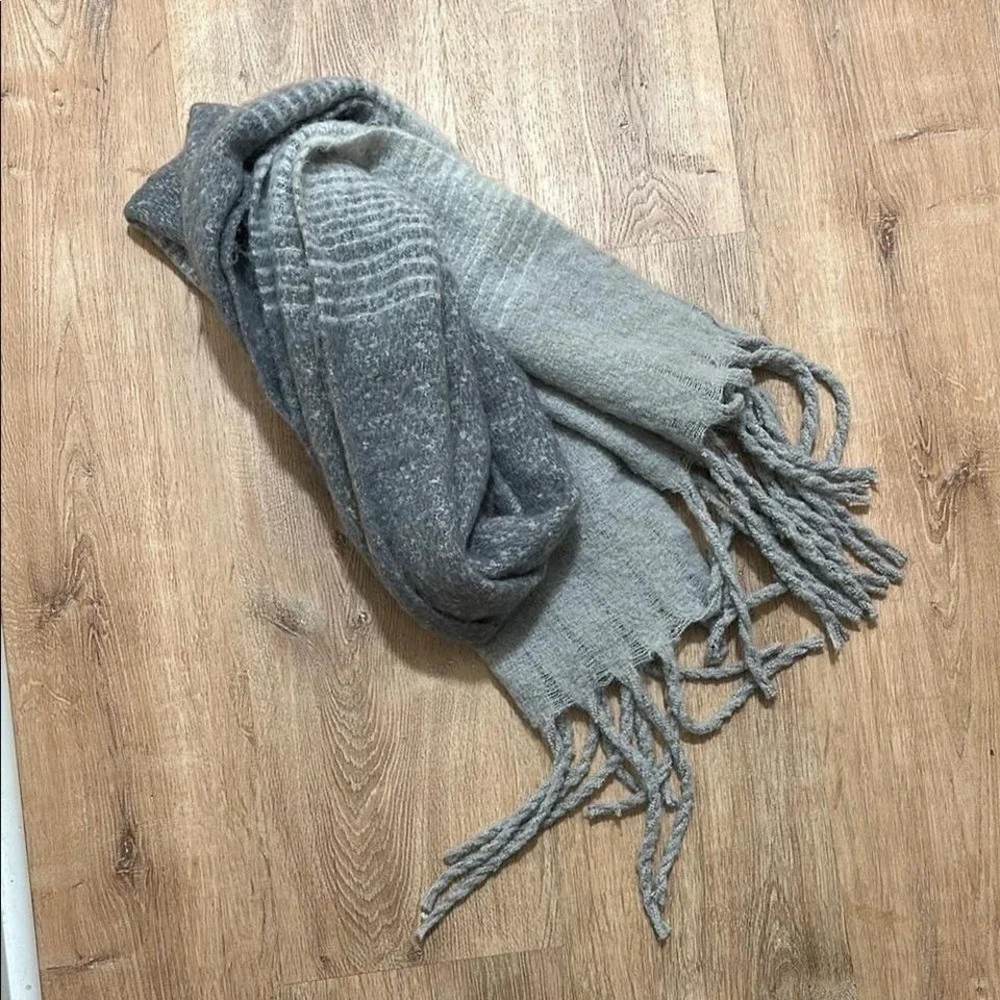ALL YOU NEED IS LOVE | Two Tone Gray Fringe Wrap‎ Scarf